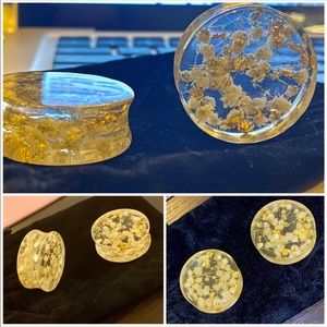 Gold Leaf and Baby’s Breath 32mm Resin Plugs